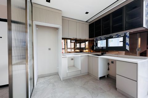 YENİŞEHİR'DE 50.YIL TEK BLOK YATAY MİMARİ MODERN  2+1